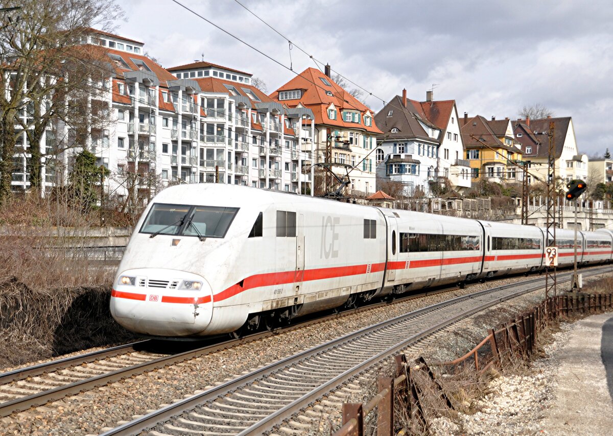 401 558-2 ICE 1 kurz vor der Neutorbrücke in Ulm am 26.02.2010.