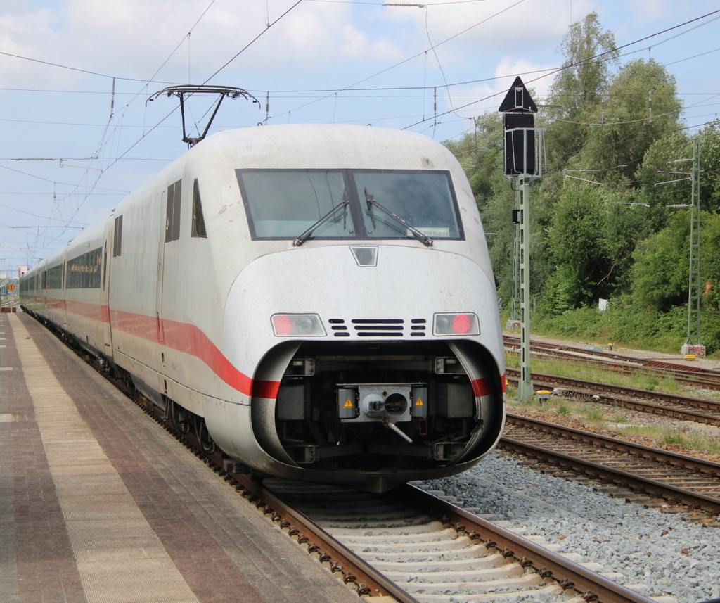 402 040-0 am 04.07.2026 in Rostock-Bramow