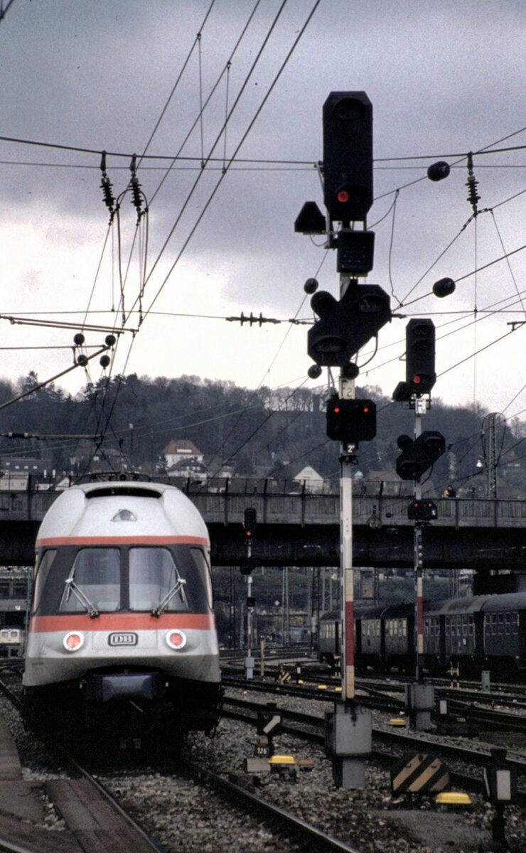403  Wei�er Hai  als IC in Ulm im April 1980.