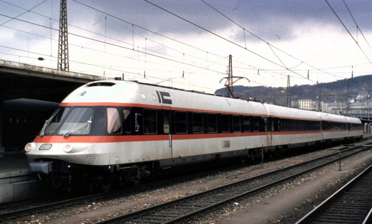 403  Wei�er Hai  als IC in Ulm im April 1980.