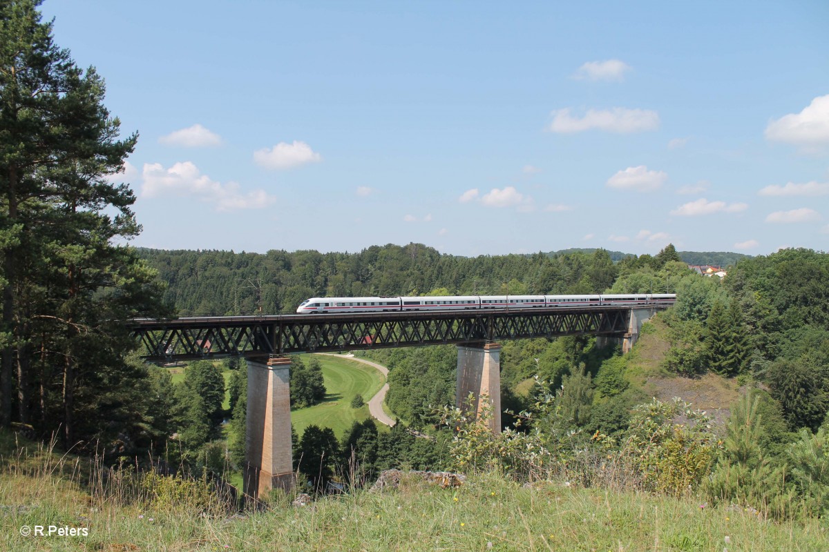 411 002-9  Neubrandenburg  als ICE 23 Dortmund - Wien bei Beratzhausen. 25.07.14