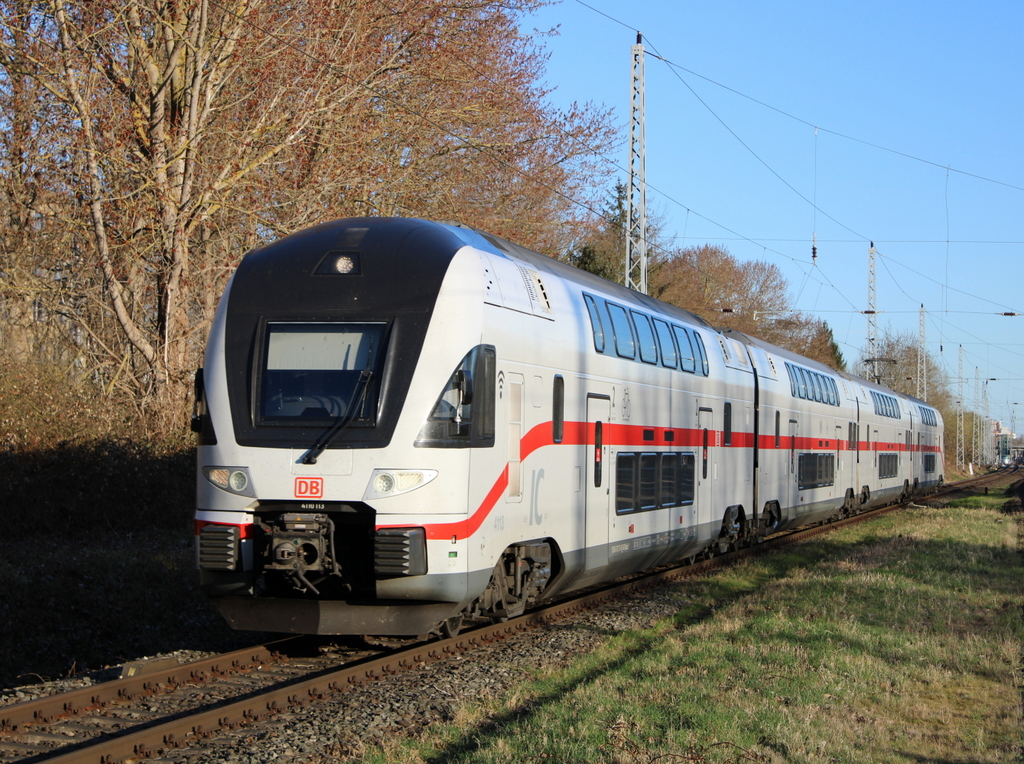 4110 113-6 als IC 2175(Warnemünde-Dresden)bei der Durchfahrt in Rostock-Bramow.03.04.2021