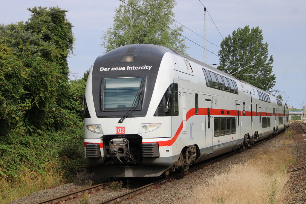4110 117-7 als IC 2177(Warnemünde-Dresden)bei der Durchfahrt in Rostock-Marienehe am 25.07.2020