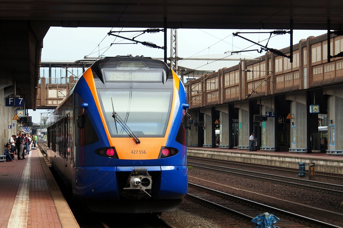 427 556 Flirt der Cantus Verkehrsgesellschaft in Kassel Wilhelmshöhe am 13.06.2014