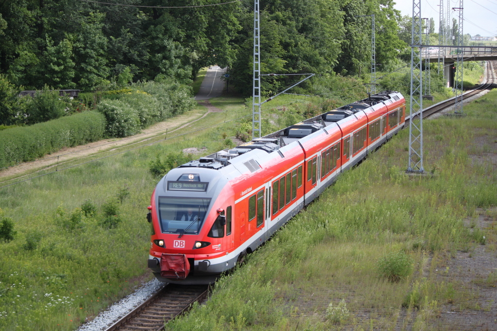 429 028-4 als RE 9(Sassnitz-Rostock)bei der Durchfahrt in Rostock-Kassebohm.17.06.2017
