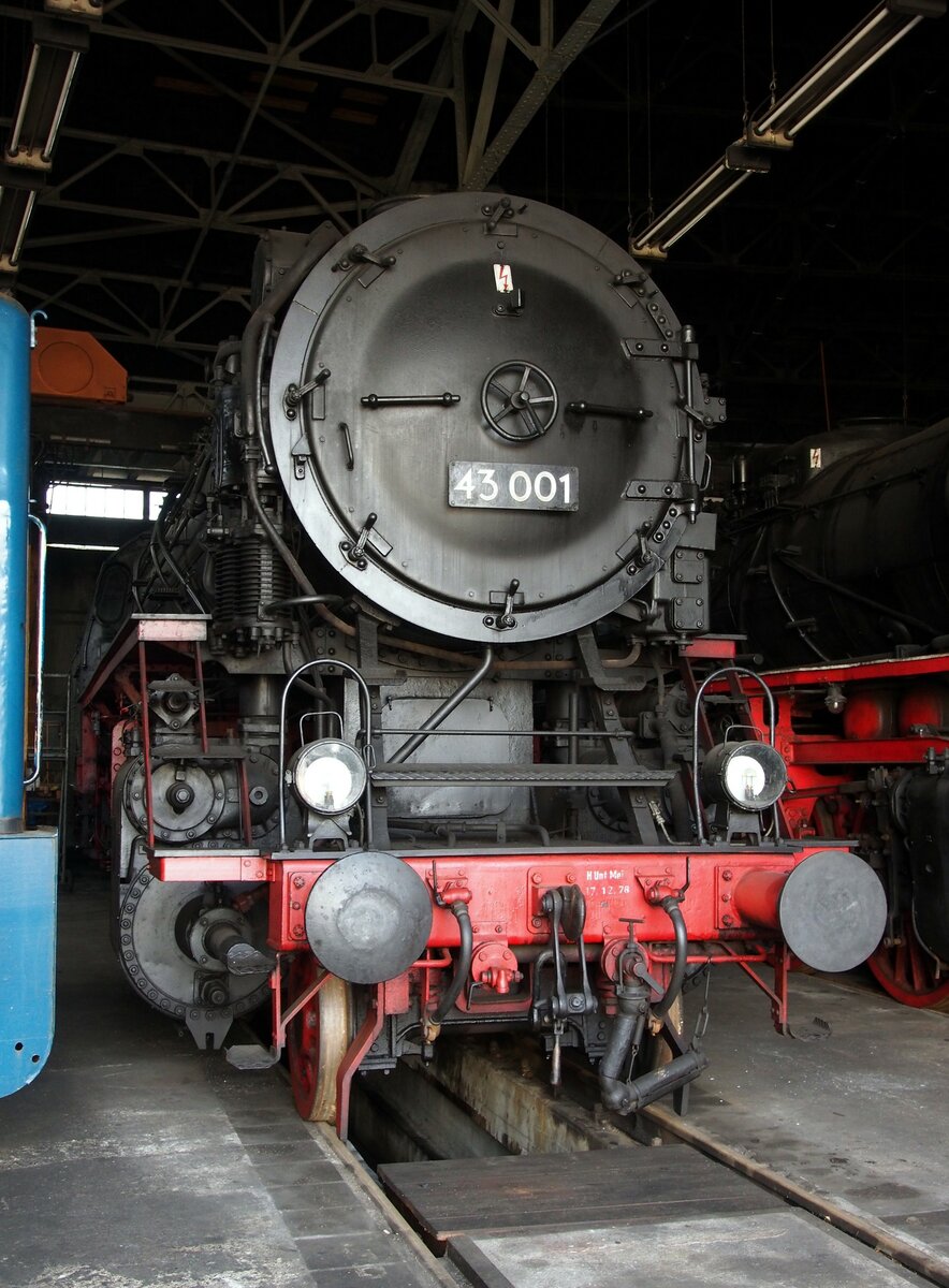 43 001 im Sächischen Eisenbahnmuseum Chemnitz am 19.04.2017.