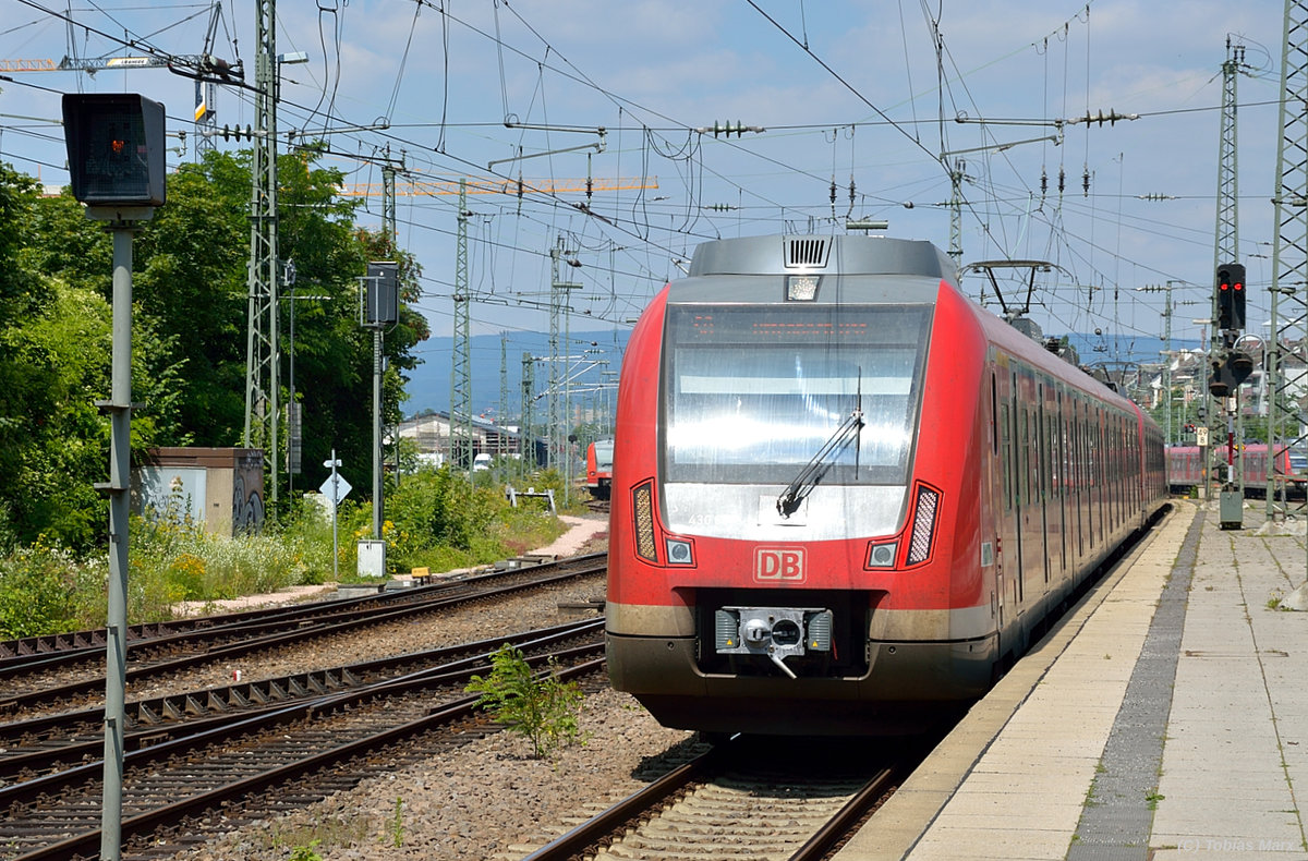 430 xxx bei der Einfahrt in Mainz Hbf am 07.07.2016