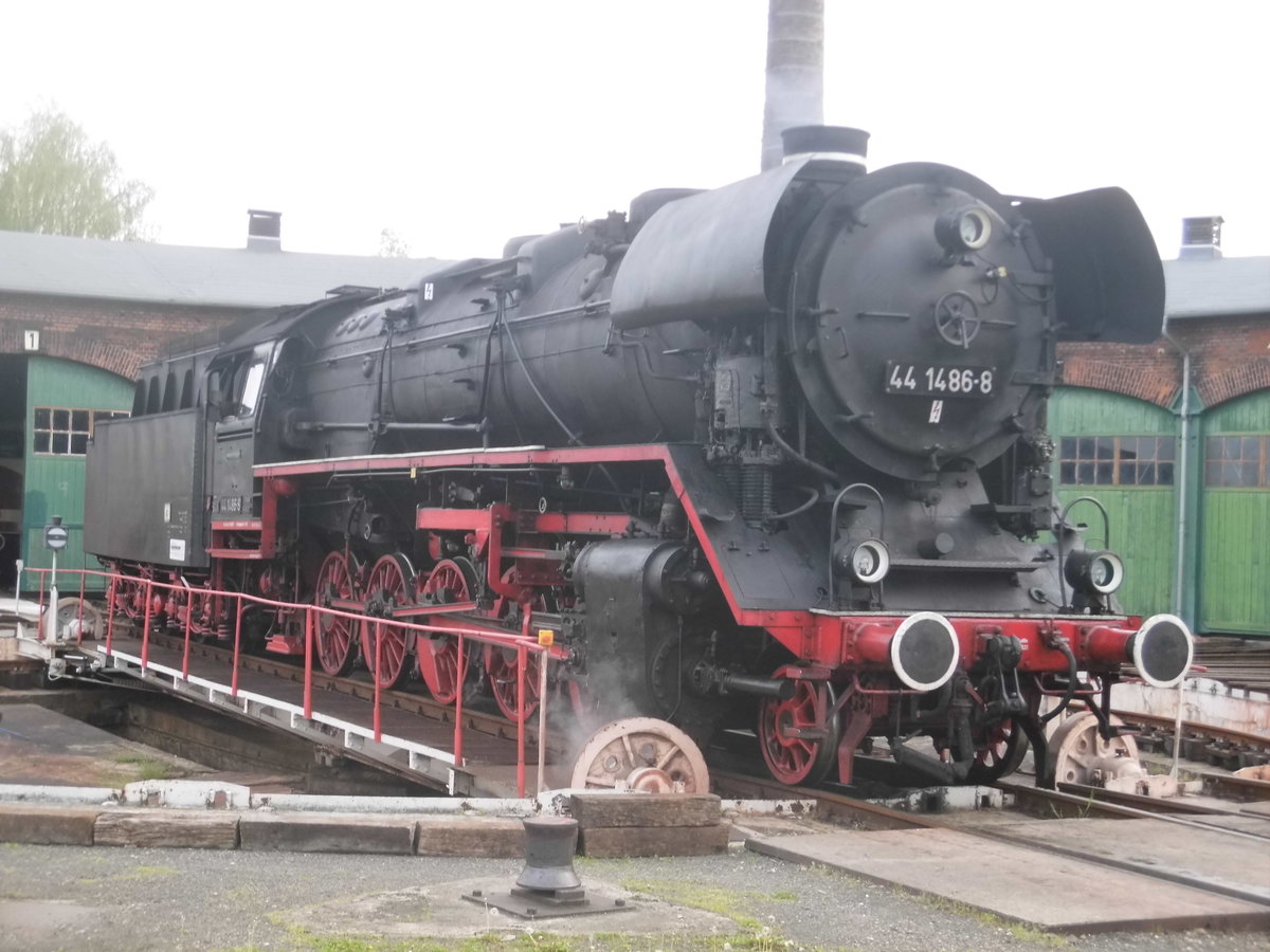 44 1486 auf der Drehscheibe des Bw Sta�furt am 7.5.17