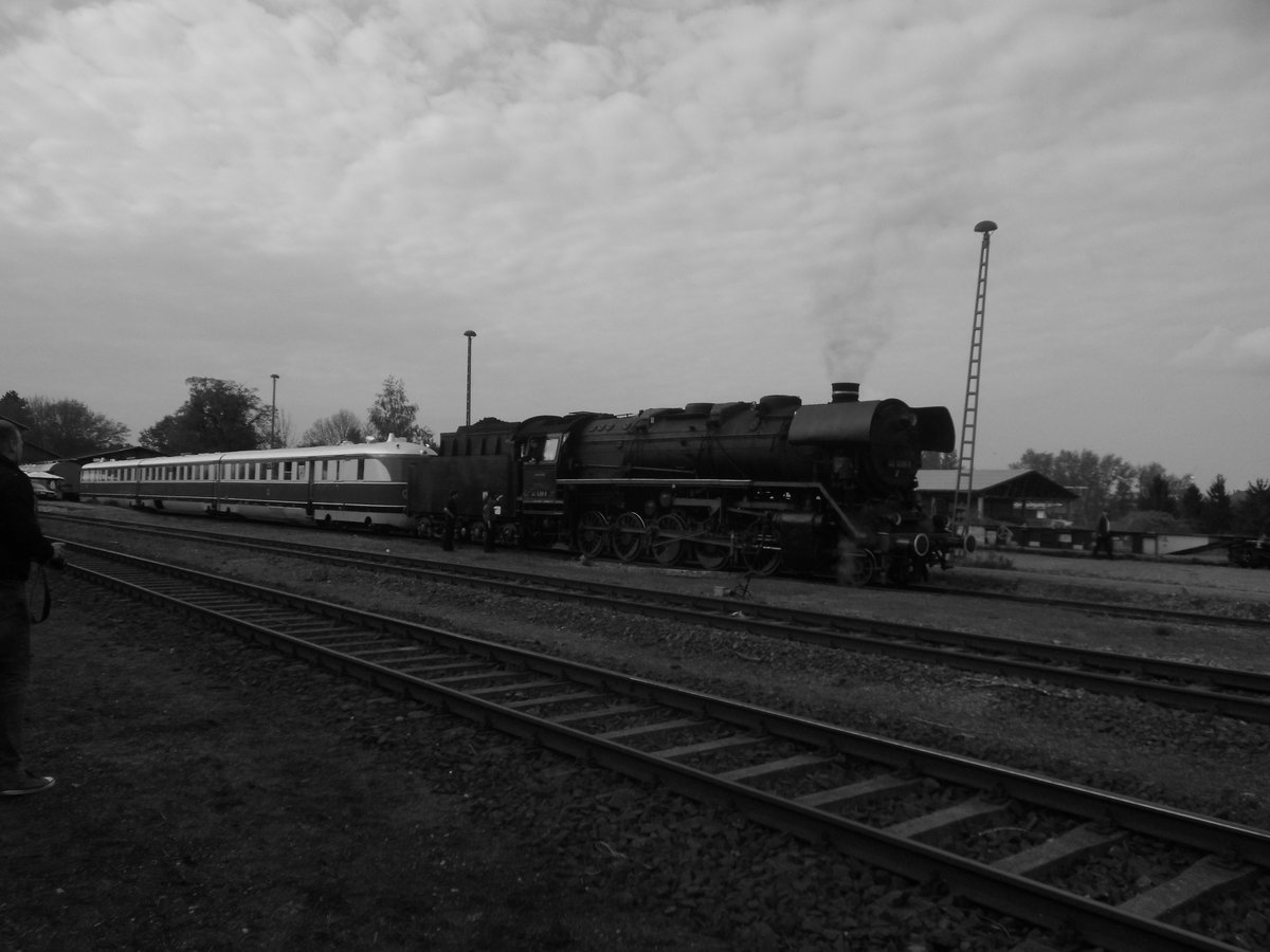 44 1486 und SVT 137 234 in Egeln am 7.5.17