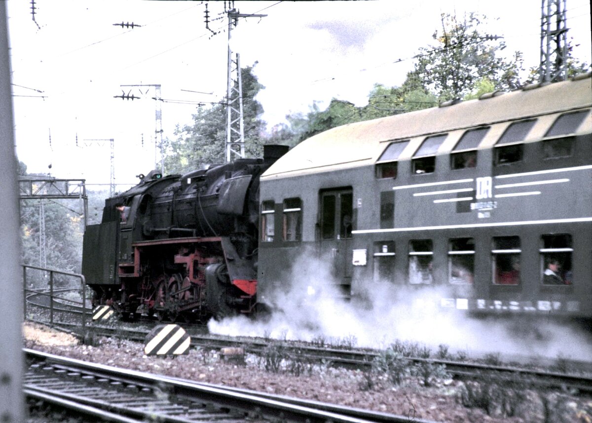 44 1616 mit Doppelstockwagen in Neu-Ulm am 04.10.1998.