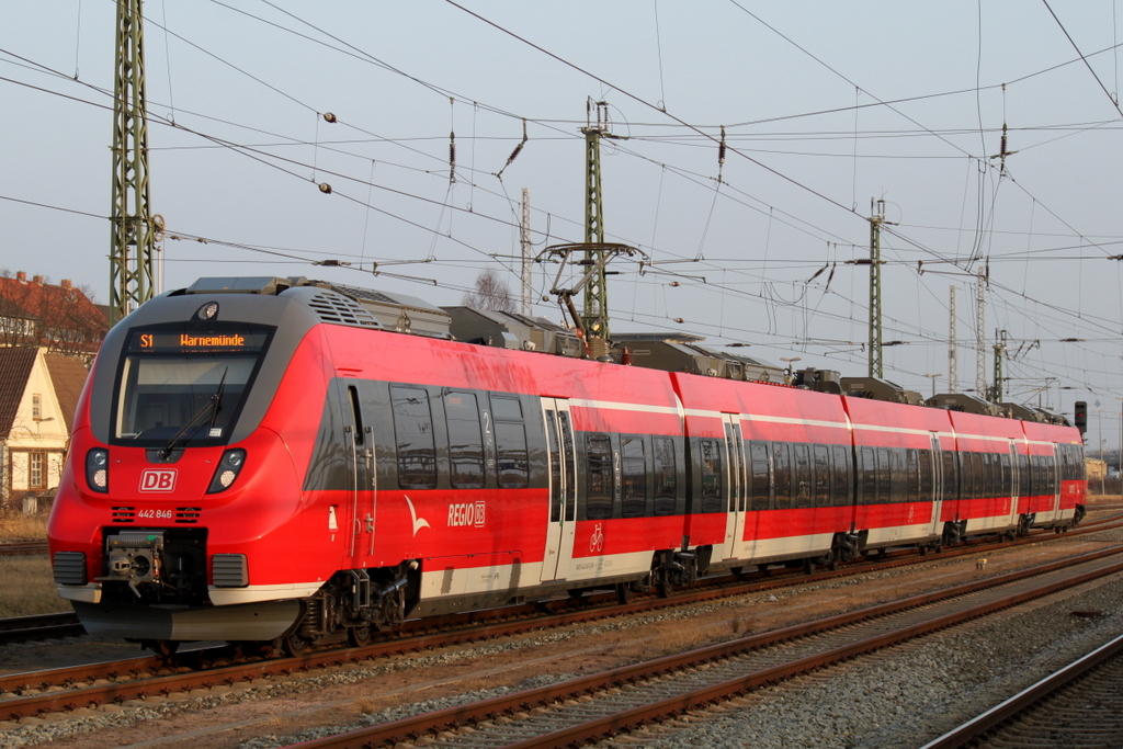 442 846-2 stand am 06.03.2014 als S1 von Rostock Hbf nach Warnemnde im Rostocker Hbf.