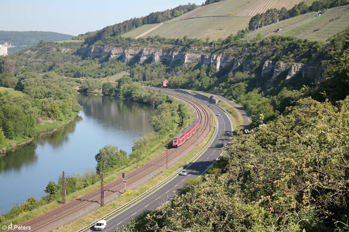 445 053-2 als RE 54 RE 4603 Frankfurt - Würzburg zwischen Karlstadt und Himmelstadt gen Süden 02.06.21