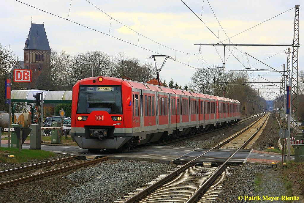 474er-Doppel als S3 nach Pinneberg am 13.03.2015 in Neukloster (Kreis Stade)