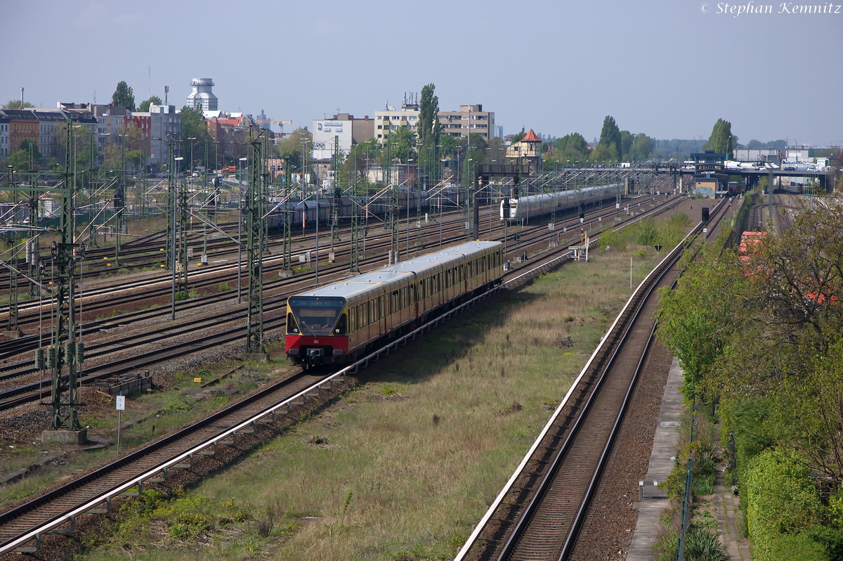 480 515-6 S-Bahn Berlin als S41 (S 41598) Ring ঻, bei der Einfahrt in Berlin Westhafen. 22.04.2014