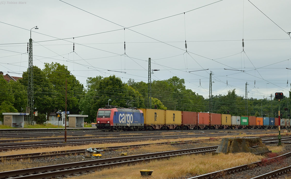 482 016 bei der Durchfahrt durch Darmstadt-Kranichstein am 02.07.2016