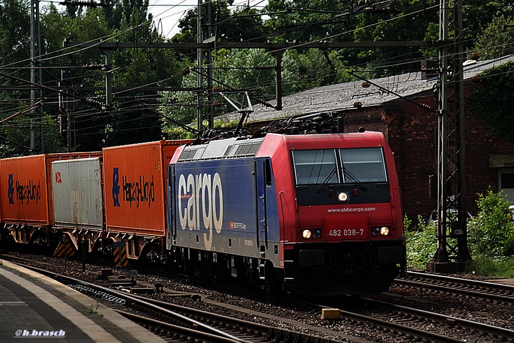 482 038-7 ist mit einen containerzug durch hh-harburg gefahren,datum 17.07.14