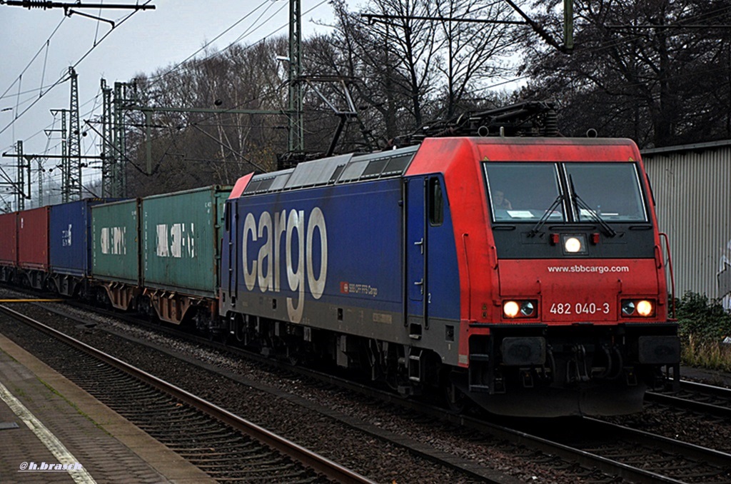 482 040-3 zog einen schachtelzug durch hh-harburg,05.12.14
