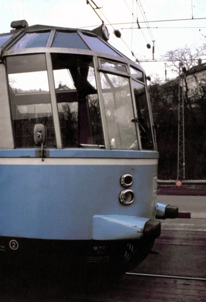 491 001-4, der Gläserne Zug, in Geislingen an der Steige am 30.03.1982.