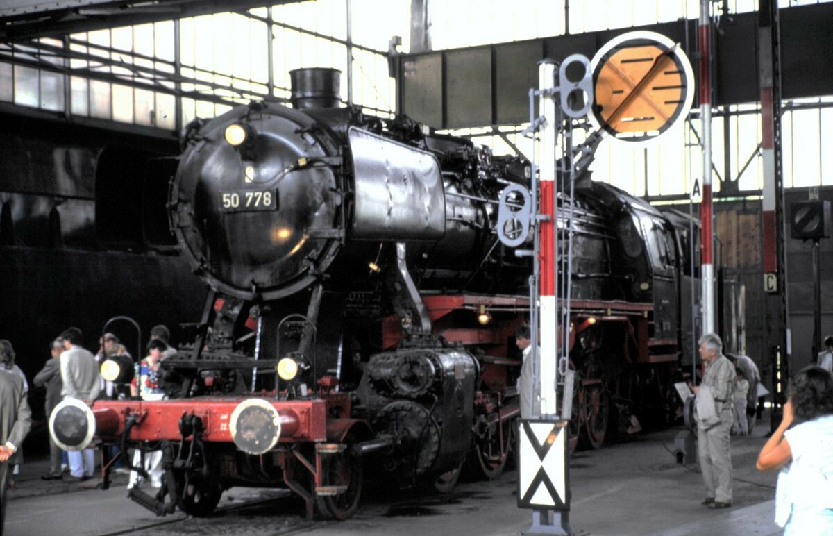 50 778 bei der Ausstellung zum Jubiläum 150 Jahre Eisenbahn in Deutschland in Nürnberg am 18.08.1985.