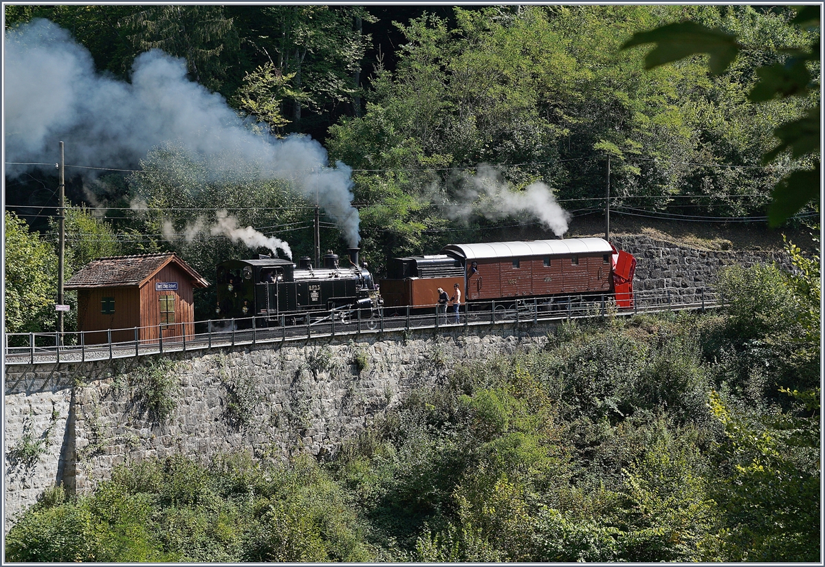 50 Jahre Blonay Chamby - MEGA BERNINA FESTIVAL: Trotz fehlendem Schnee eindrücklich: die RhB Dampfschneeschleuder X rot d 9214 (1052) mit der BFD HG 3/4 bei Vers-chez-Robert.
9. Sept. 2018