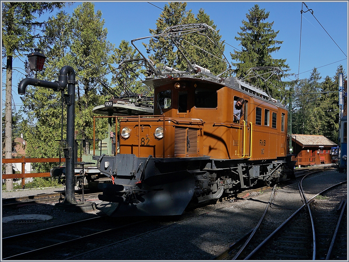 50 Jahre Blonay Chamby - MEGA BERNINA FESTIVAL: Das formschöne Bernina Bahn Krokodil Ge 4/4 182 in Chaulin.

9. Sept. 2018