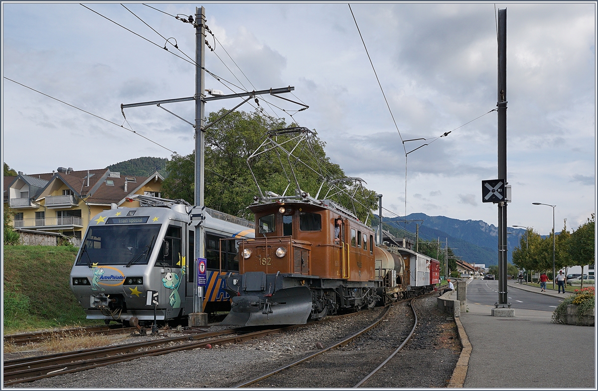 50 Jahre Blonay Chamby - MEGA BERNINA FESTIVAL: das RhB Bernina Bahn Krokodil als Gastlok bei der BC erreicht hier mit einem GmP Blonay.
9. Sept. 2018