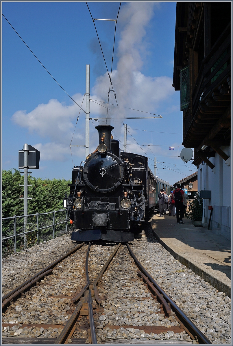 50 Jahre Blonay Chamby - MEGA BERNINA FESTIVAL: die BFD HG 3/4 N° 3 ist in Chamby eingetroffen.

 9. Sept. 2018