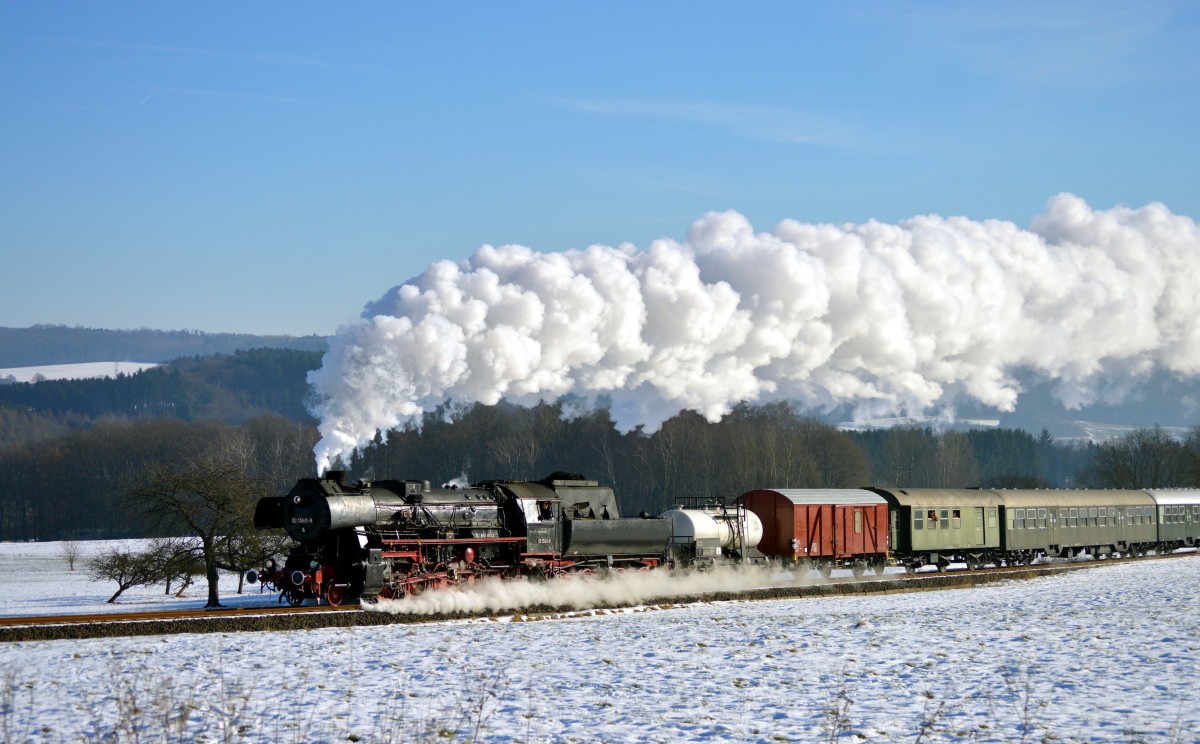 52 1360 der Eisenbahnfreunde Vienenburg mit einem Sonderzug der Eisenbahnfreunde Treysa bei Berzhahn am 07.02.2015
