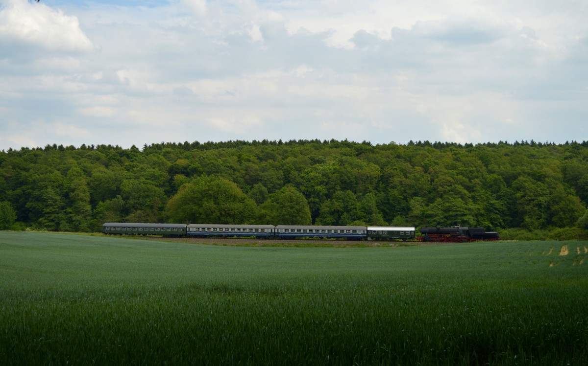 52 4867 (HEF) bei Schneidhain am 25.05.2015 (3)