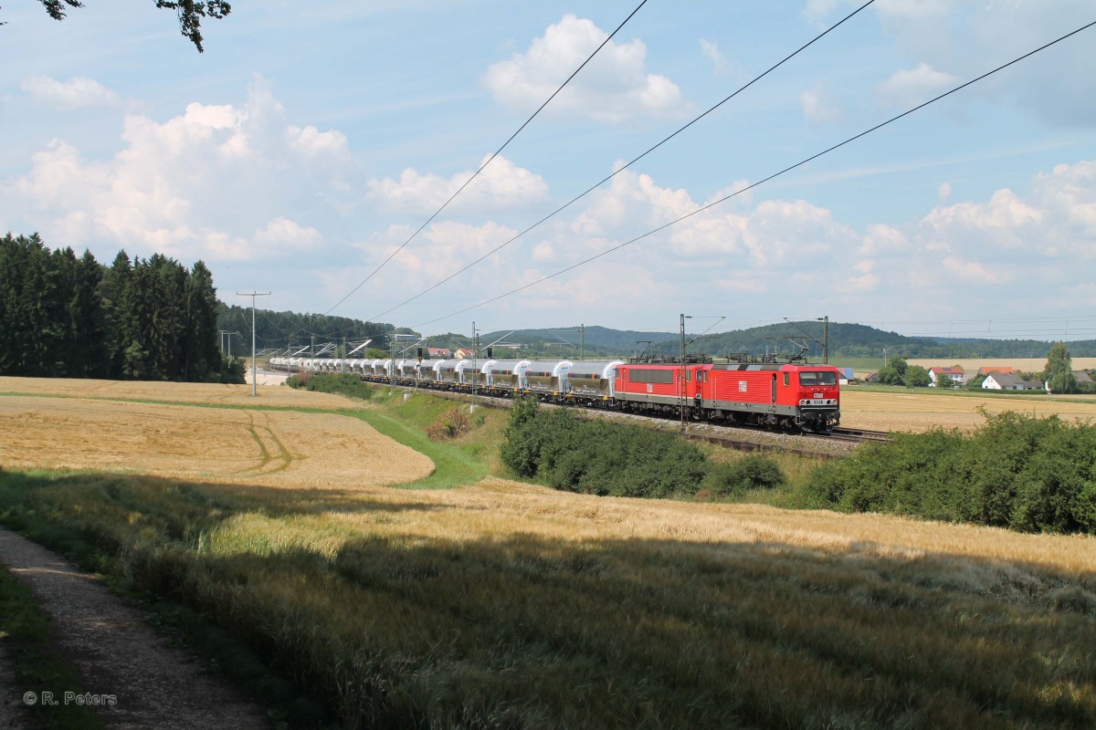 602 und 705 ziehen den Zementzug Rüdersdorf bei Berlin - Regensburg Hafen bei Dettenhofen. 23.07.14