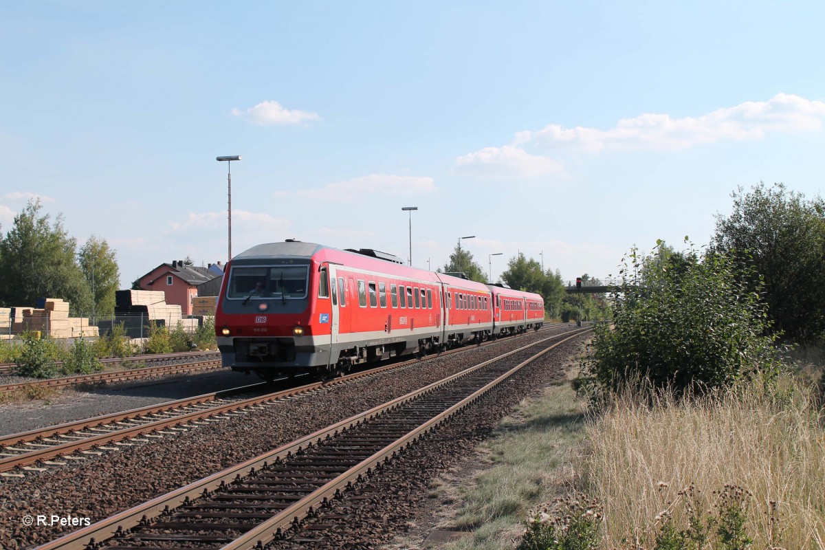 610 002 als RE 3696 Regensburg - Hof bei der Einfahrt in Wiesau. 07.09.13