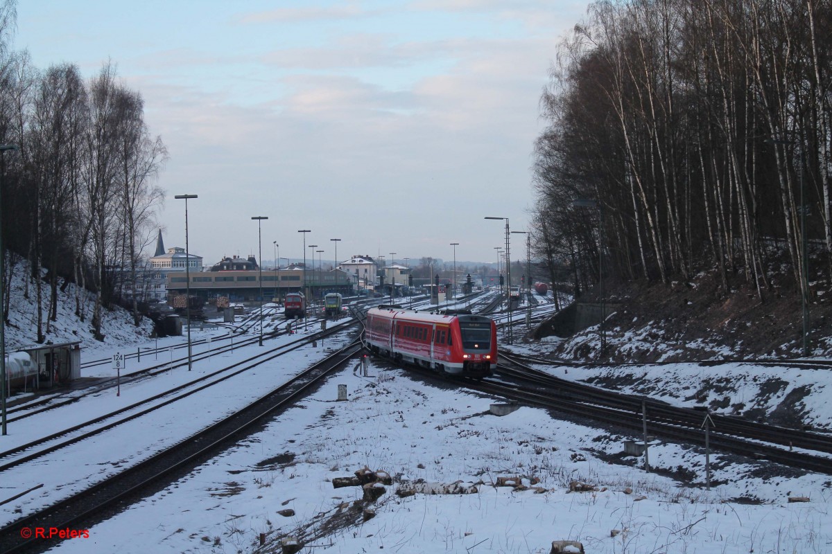 612 097 verlässt Marktredwitz als RE 3692 Regensburg - Hof. 21.02.15