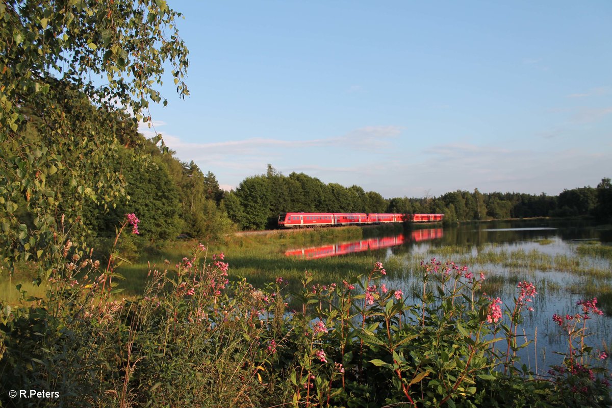 612 486 + 971 + 665 als RE 3698 Regensburg - Hof kurz vor Wiesau/Oberpfalz. 28.07.16 