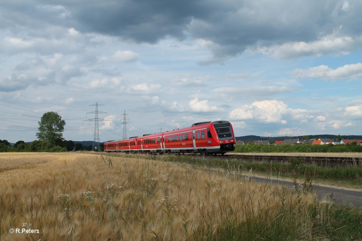 612 596 + 472 als RE 3526 Neustadt Waldnaab - Nrnberg bei Rothenstadt. 24.06.14