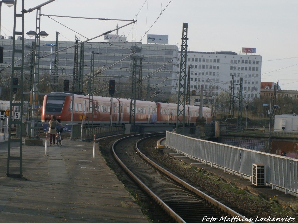 612er im Doppelpack beim verlassen des Hallenser Hbf´s am 12.4.15