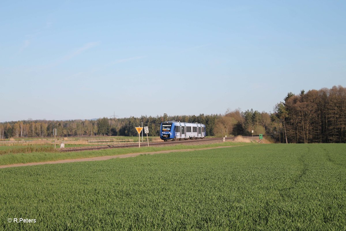 622 409 als OPB 79738 Regensburg - Marktredwitz bei Oberteich. 21.04.16