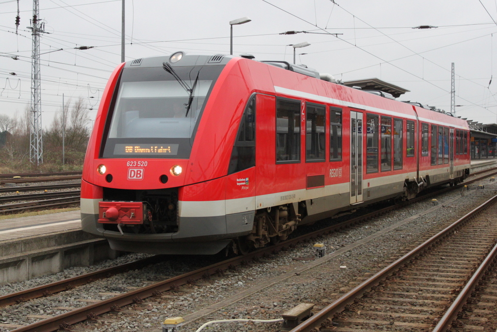 623 520-3(LINT 41)stand am 29.01.2016 im Rostocker Hbf als DB-Dienstfahrt nach Gstrow bzw.Bad Kleinen bereit.