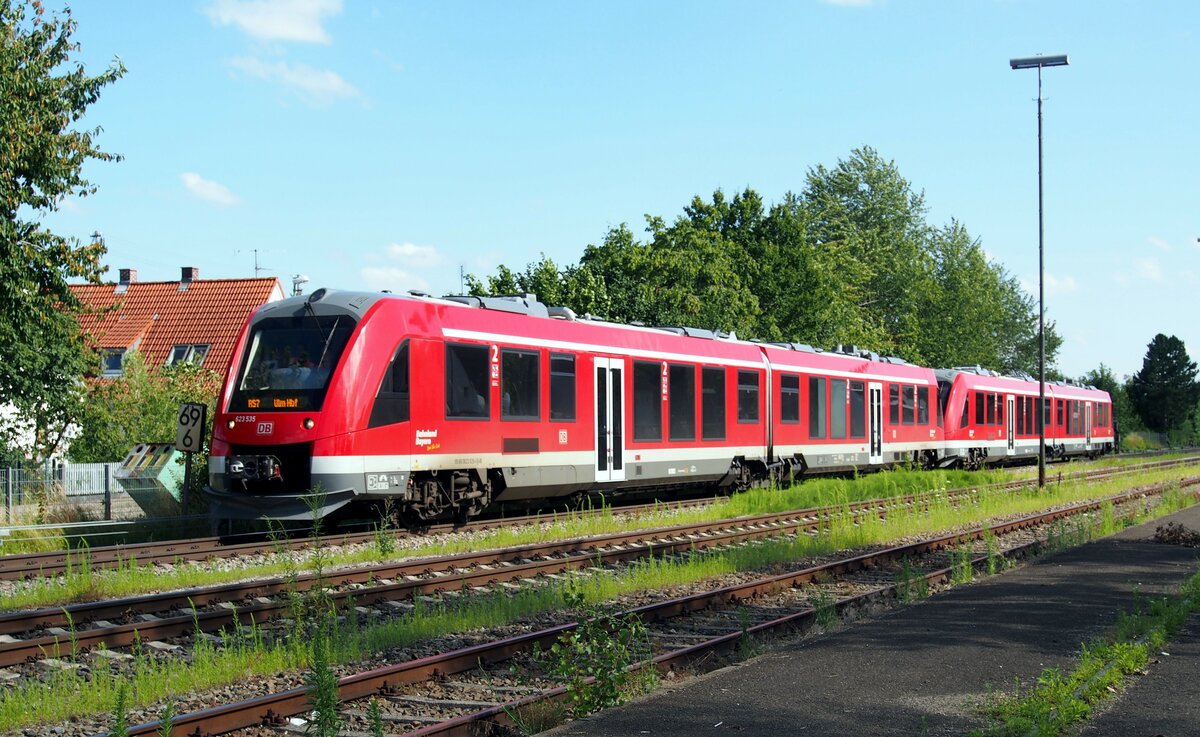 623 535 und 623 037 (Lint 41) in Doppetraktion in Vöhringen am 29.07.2021.