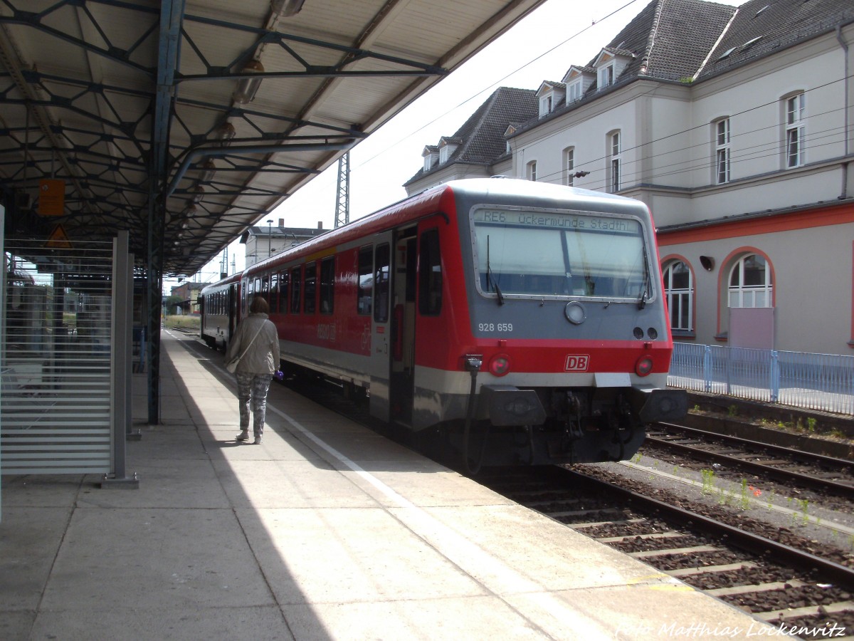 628 / 928 659 als RE6 mit Ziel �ckermunde Stadthafen im Bahnhof Neubrandenburg am 16.6.14