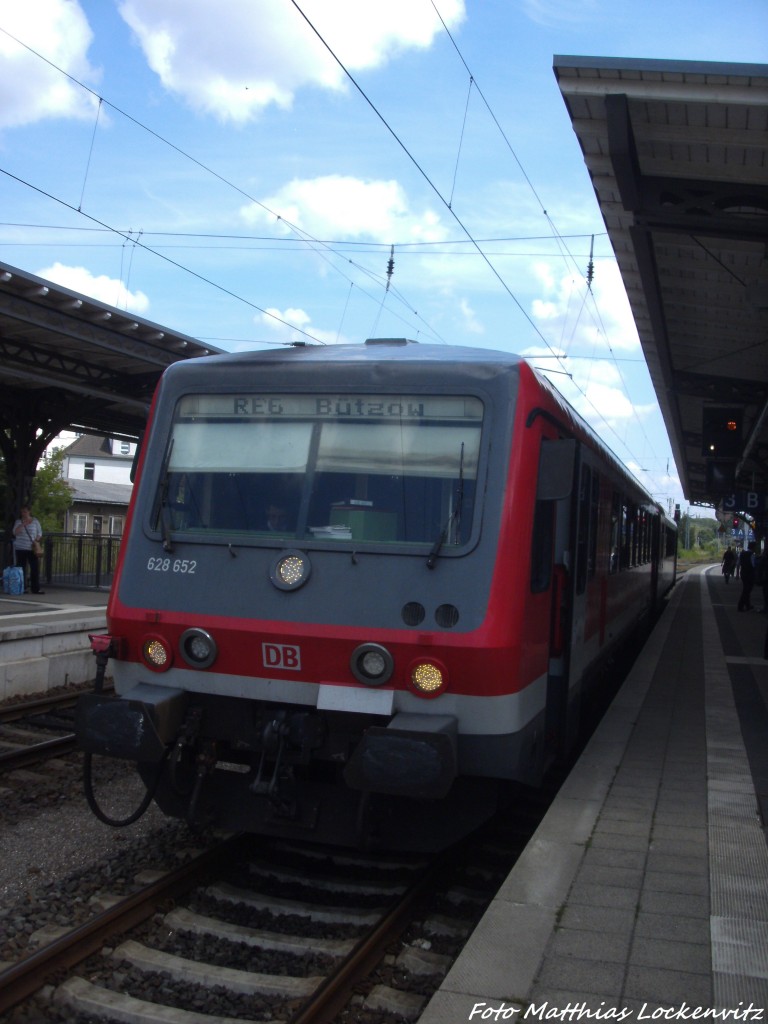 628 652 als RE6 mit ziel B�tzow im Bahnhof G�strow am 15.7.14