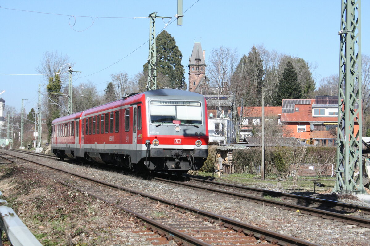 629 002 / 628 902 mit ziel Lindau Insel (ehemals Lindau Hbf) bei der Durchfahrt am Bahn�bergang Aeschacher Ufer m 24.3.21