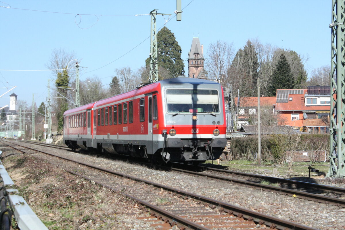 629 004 / 628 904 mit ziel Lindau Insel (ehemals Lindau Hbf) bei der Durchfahrt am Bahn�bergang Aeschacher Ufer am 24.3.21