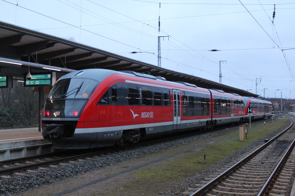 642 078-9 stand am Morgen des 10.03.2017 als RB 13110(Tessin-Wismar)im Rostocker Hbf von Mo-Fr fährt diese RB mit 2x642er. 