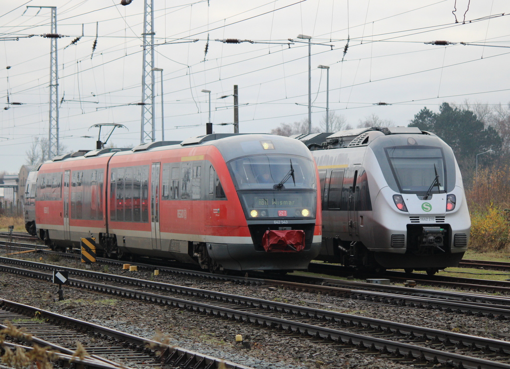 642 543-2 als RB11(Tessin-Wismar)bei der Einfahrt im Rostocker Hbf.28.11.2020