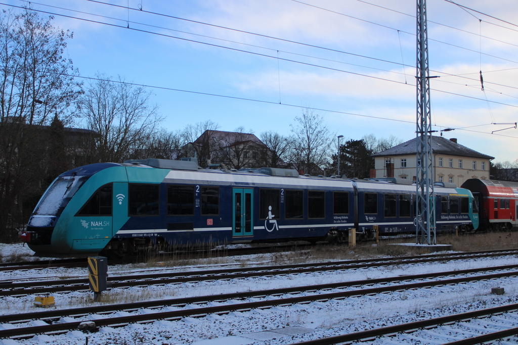 648 105 NAH.SH Lint stand am 03.01.2026 im Rostocker Hbf.