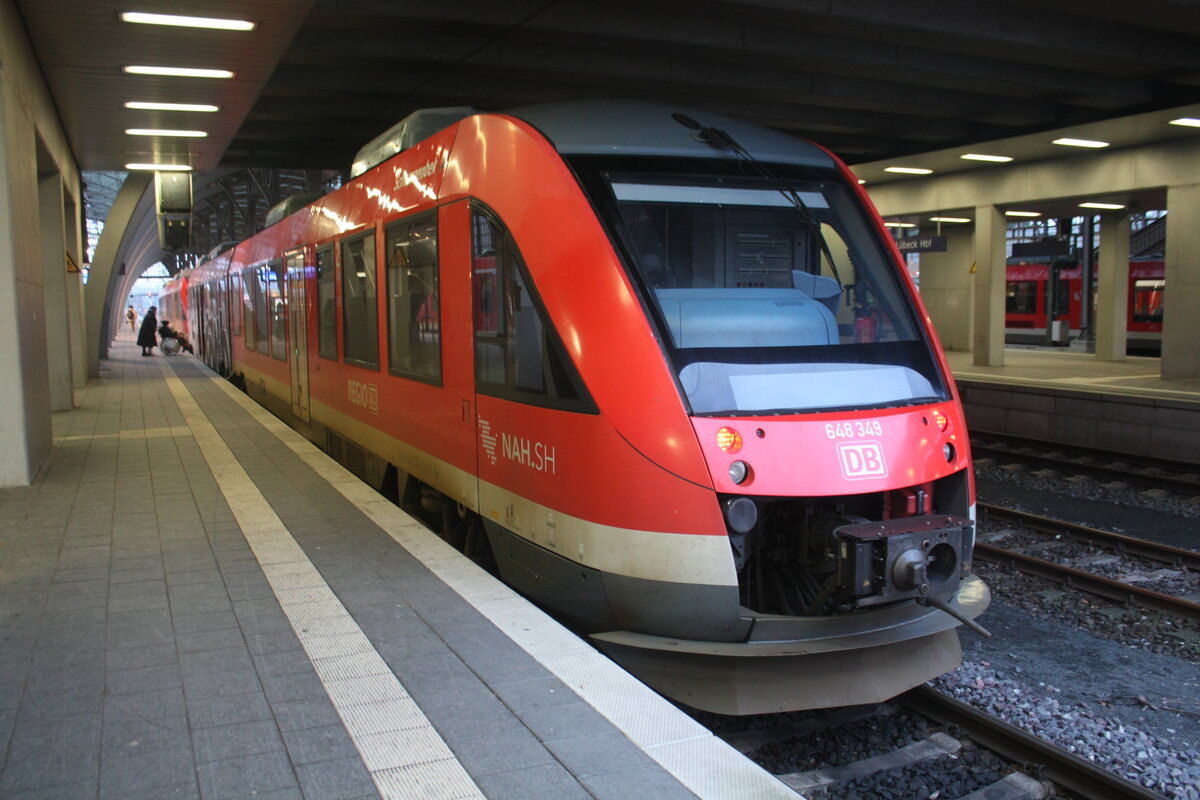 648 349/849 im Bahnhof L�beck Hbf am 4.1.22