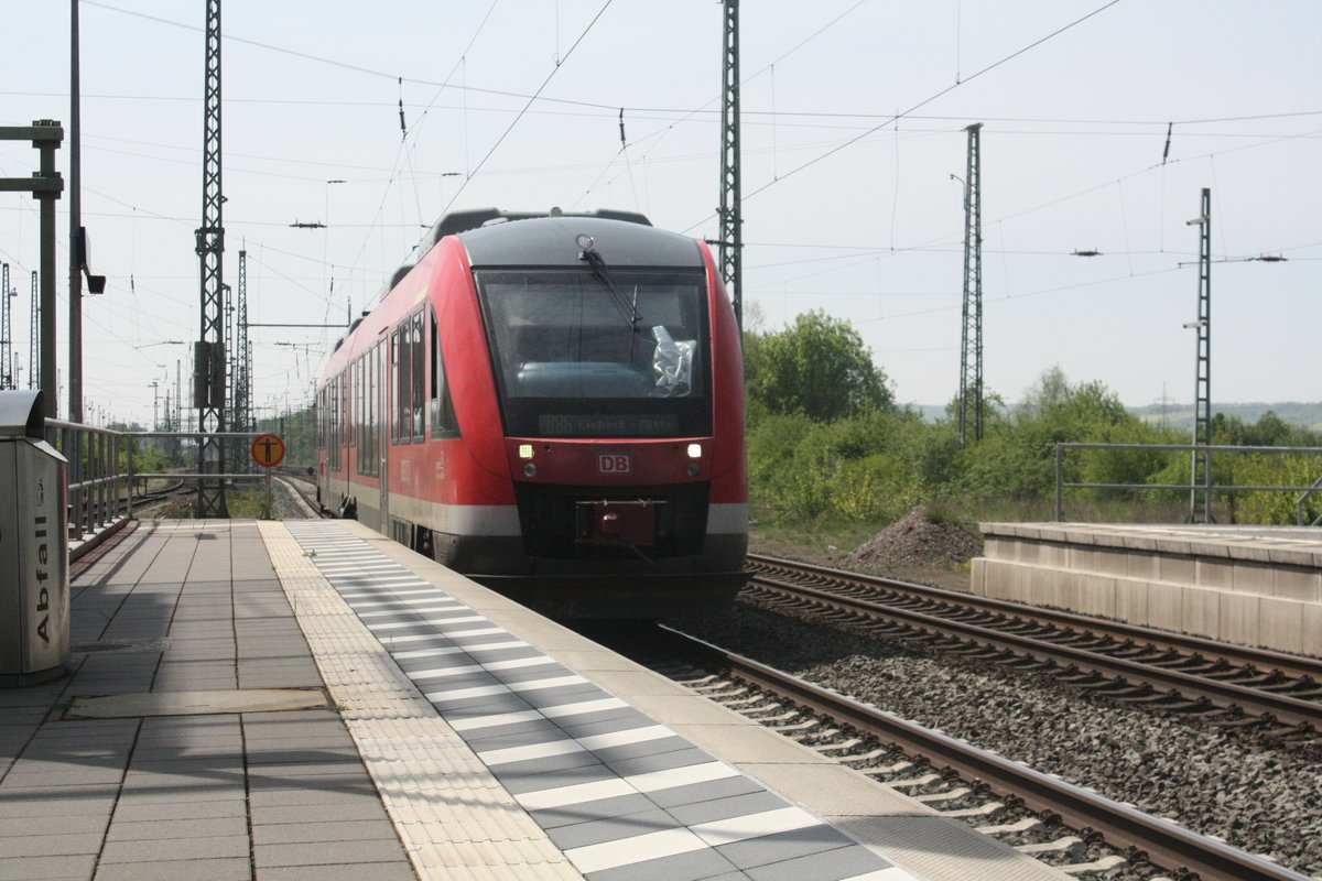 648 777/277 f�hrt als RB86 mit ziel Einbeck-Mitte in den Bahnhof Northeim(Han) am 8.5.20 ein.