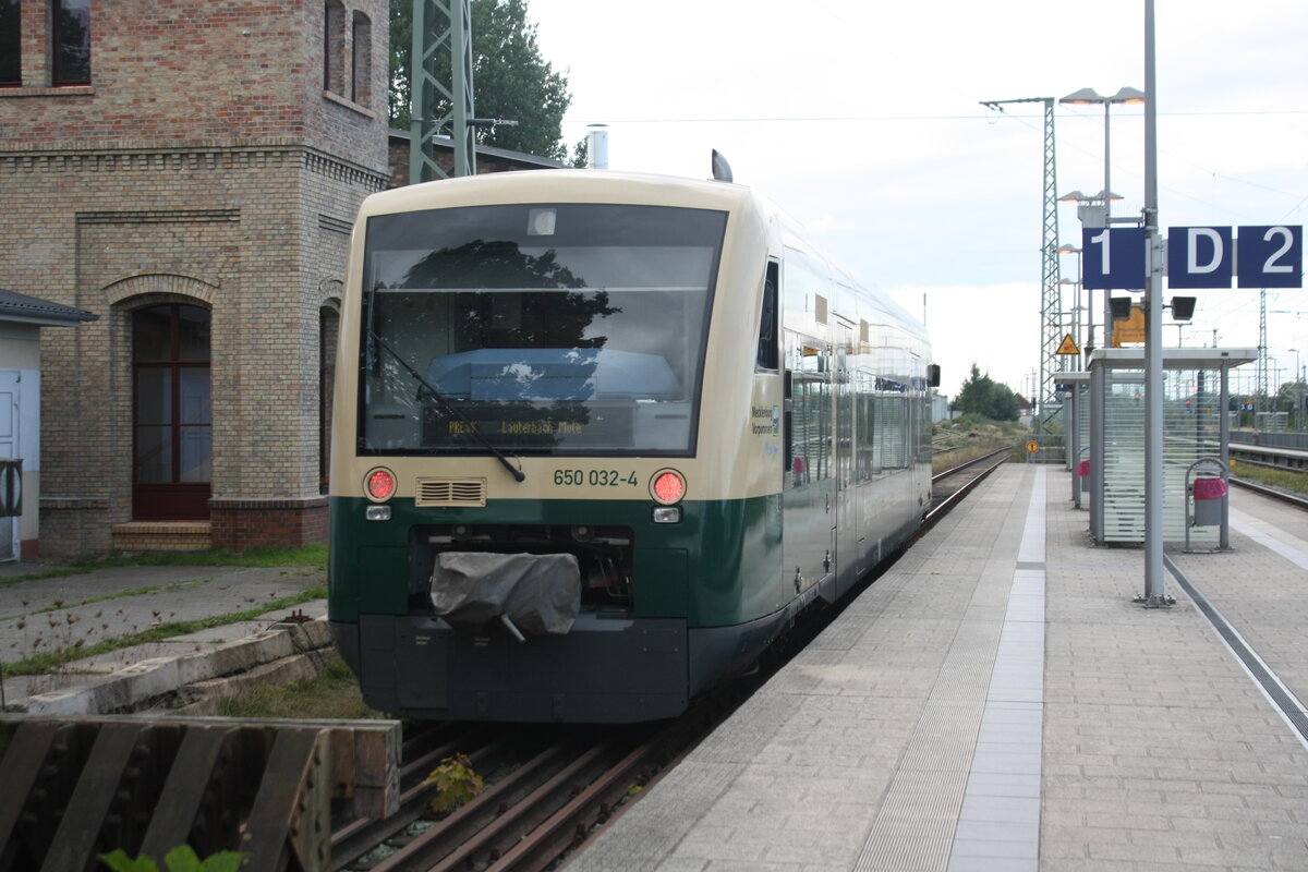 650 032 (650 300) im Bahnhof Bergen auf R�gen am 20.9.21