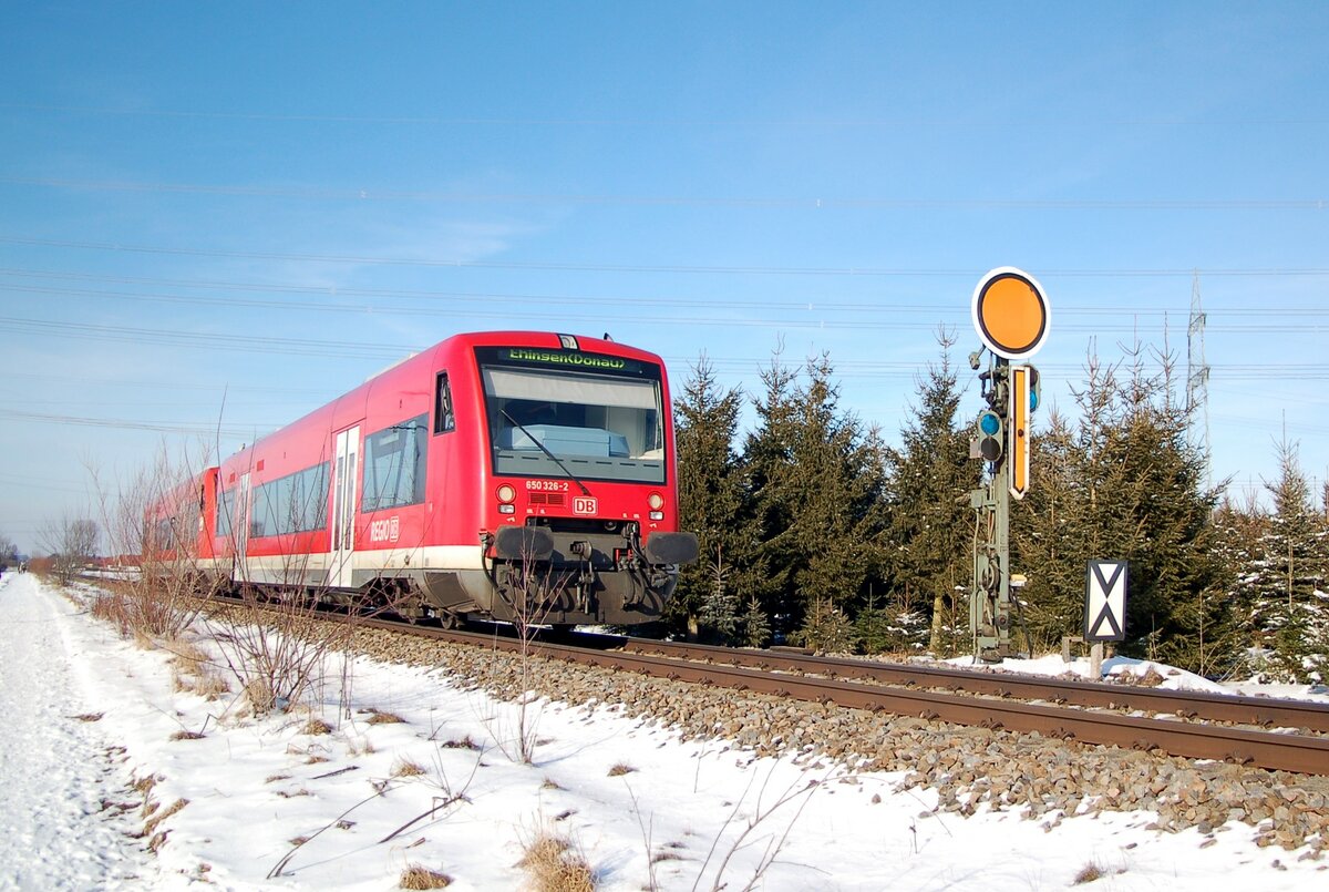 650 115-9 und 650 326-2bei Vöhringen am 15.02.2009.