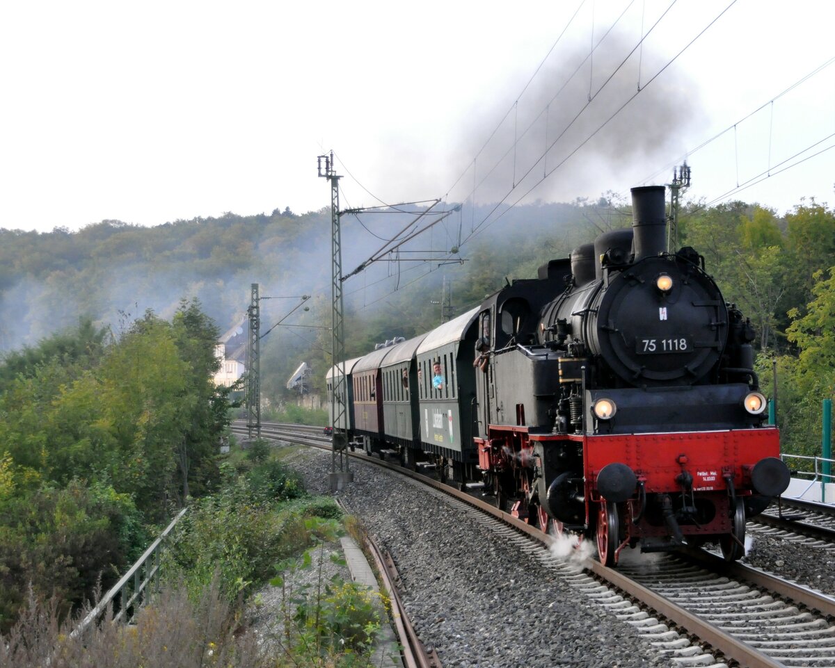 75 1118 mit Sonderzug in Westerstetten am19.09.2008.